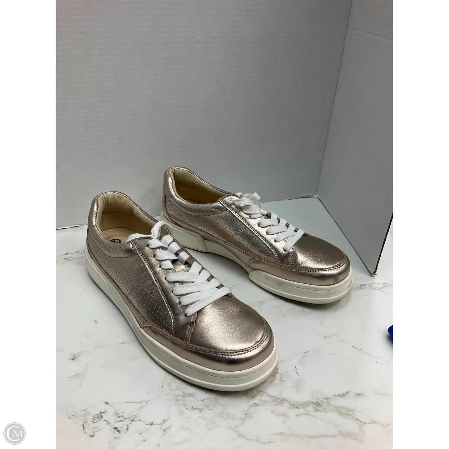 Shoes Sneakers By Cmc In Gold, Size: 12