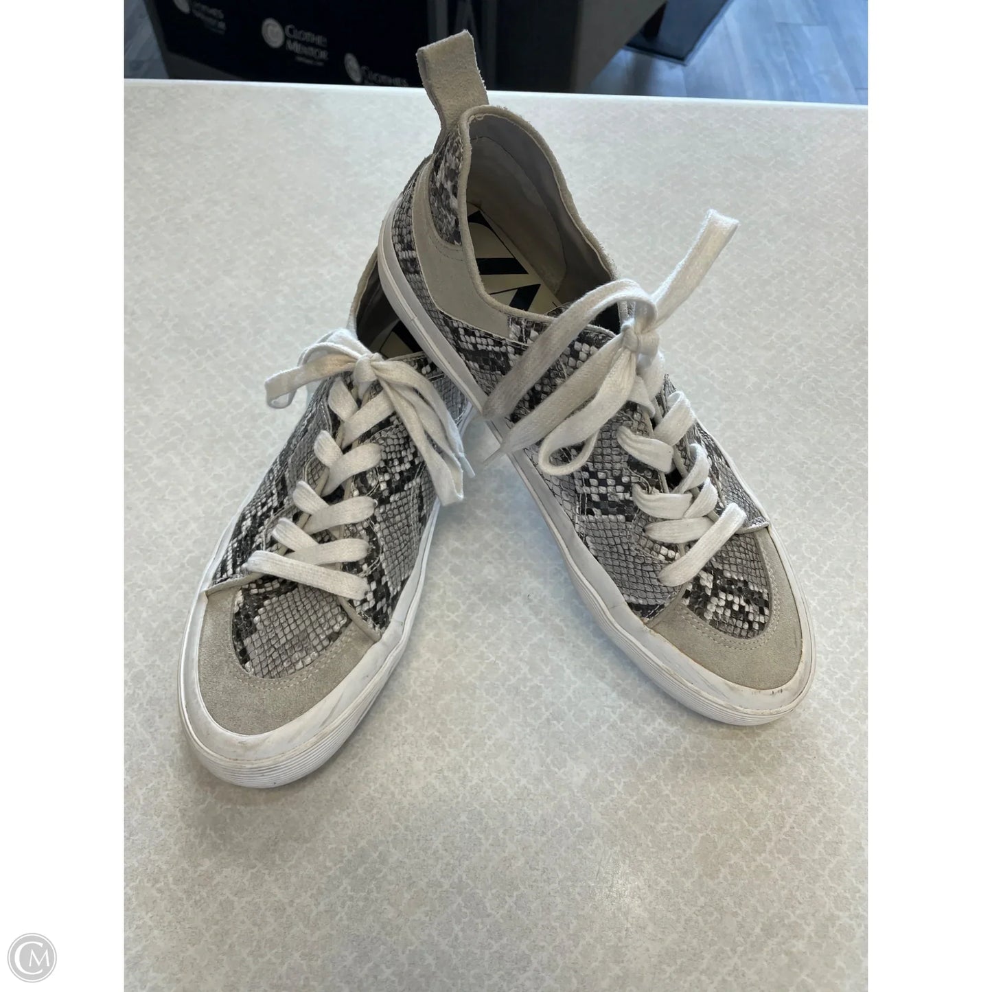 Shoes Sneakers By Zara In Animal Print, Size: 9