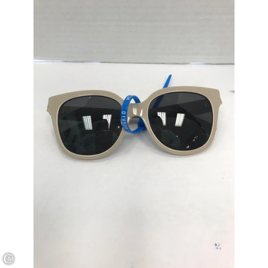 Sunglasses Luxury Designer By Fendi