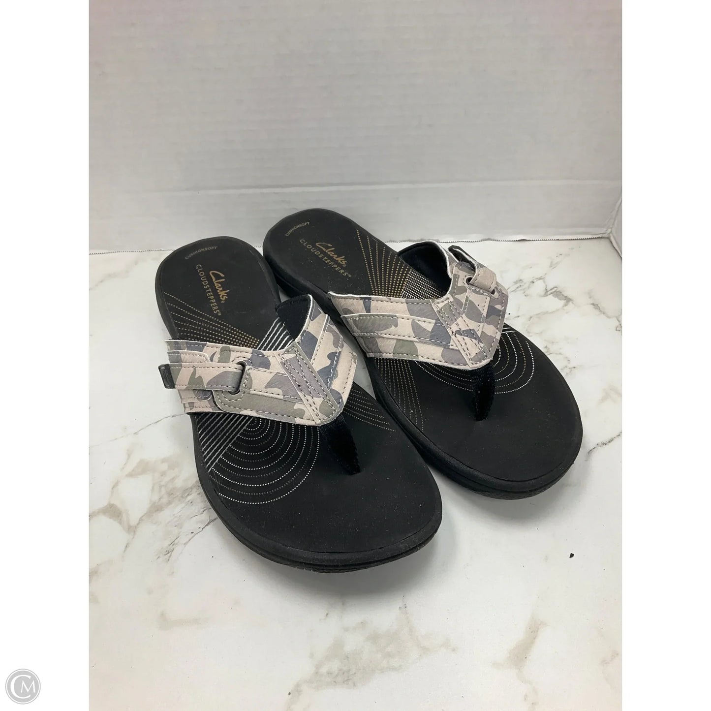 Sandals Flats By Clarks In Camouflage Print, Size: 7