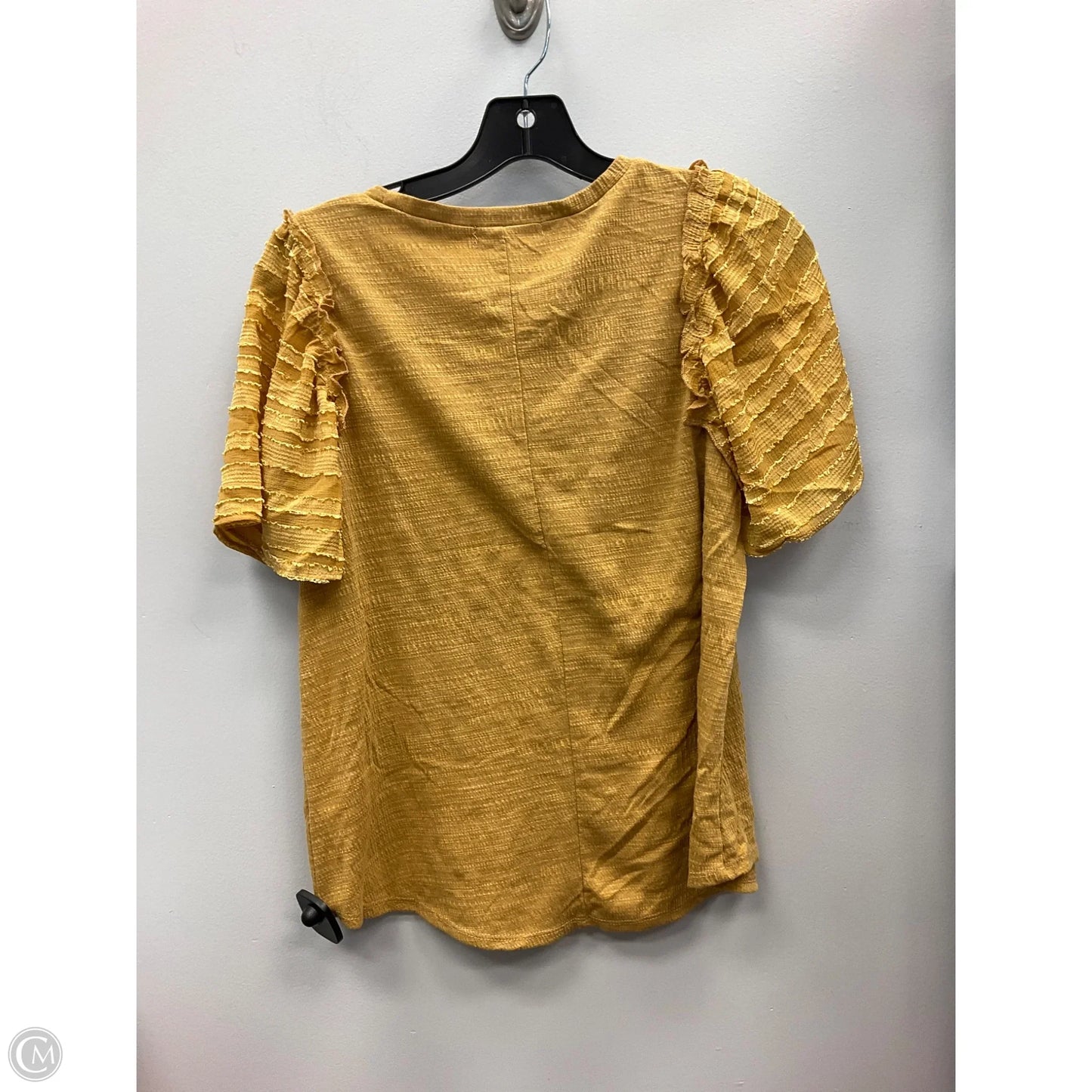 Top Short Sleeve By Retrology In Gold, Size: S