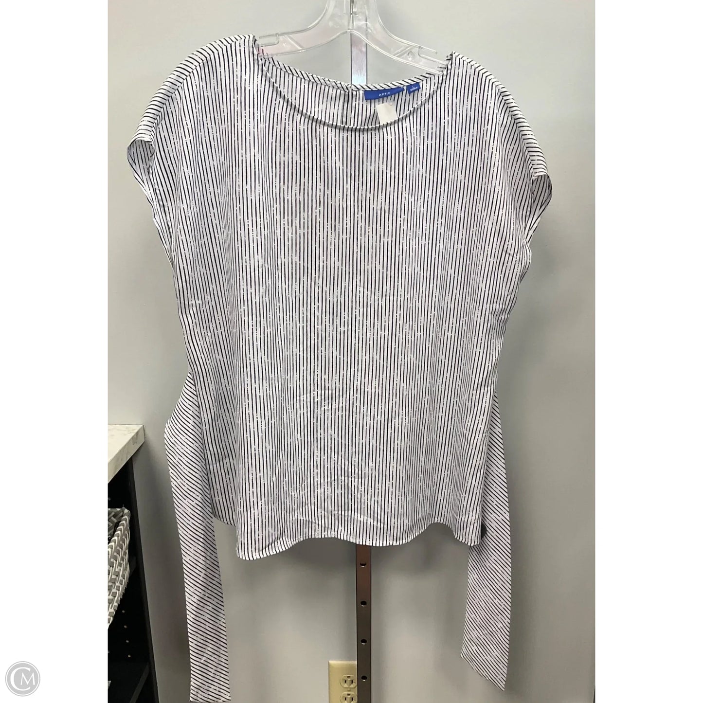 Top Sleeveless By Apt 9 In Striped Pattern, Size: L