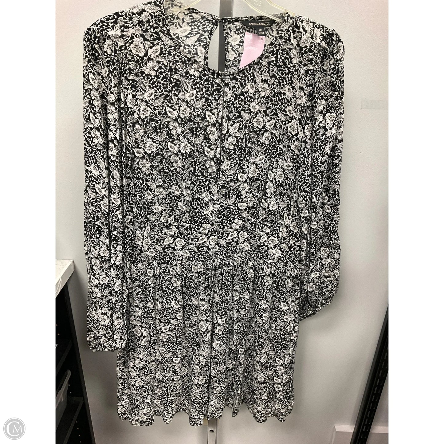 Dress Casual Short By Banana Republic In Black & White, Size: 12