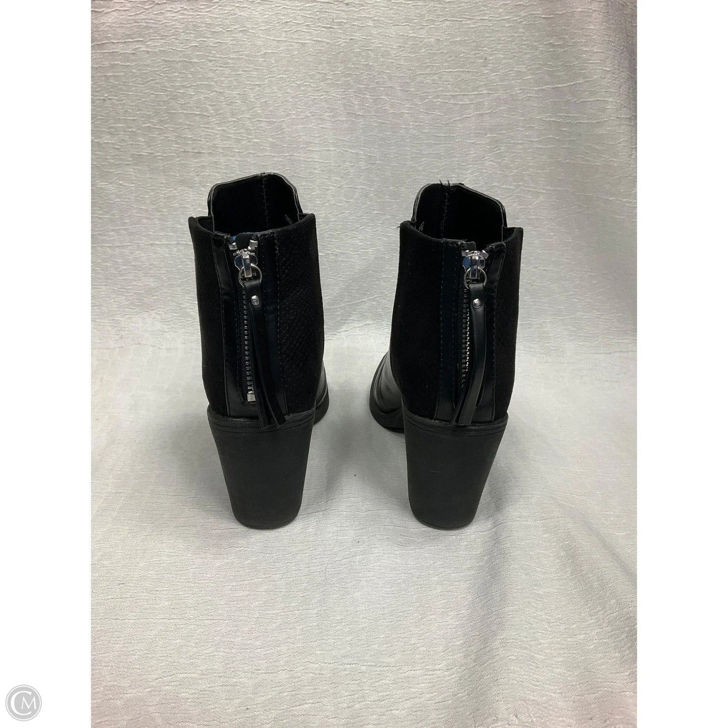 Boots Ankle Heels By Divided In Black, Size: 7.5