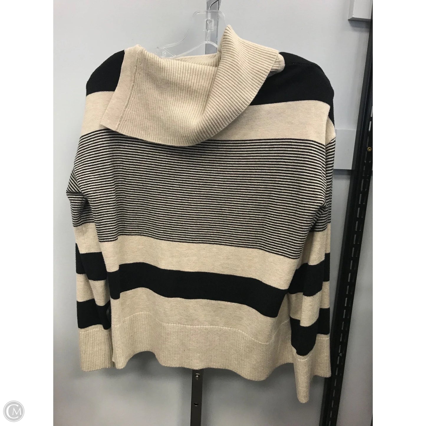 Sweater By Liz Claiborne In Silver