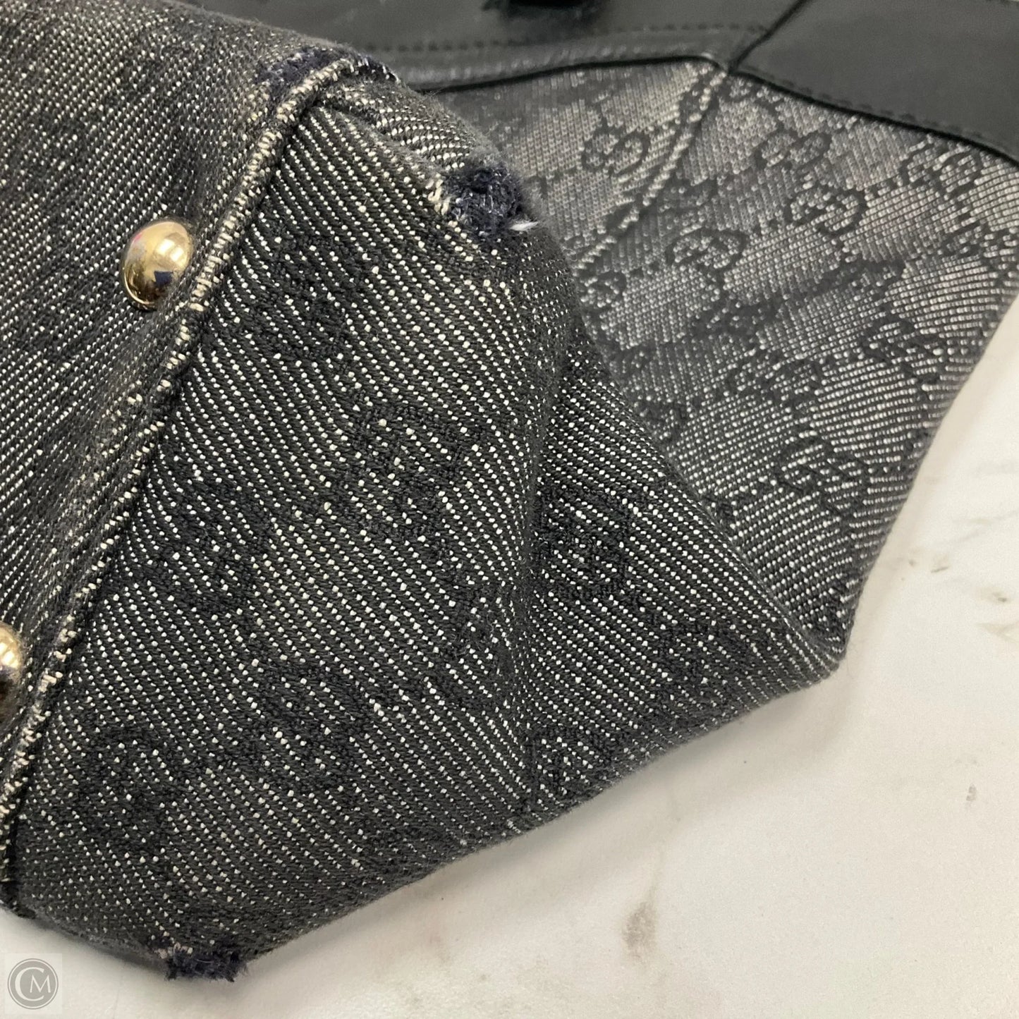 Tote Luxury Designer By Gucci, Size: Medium