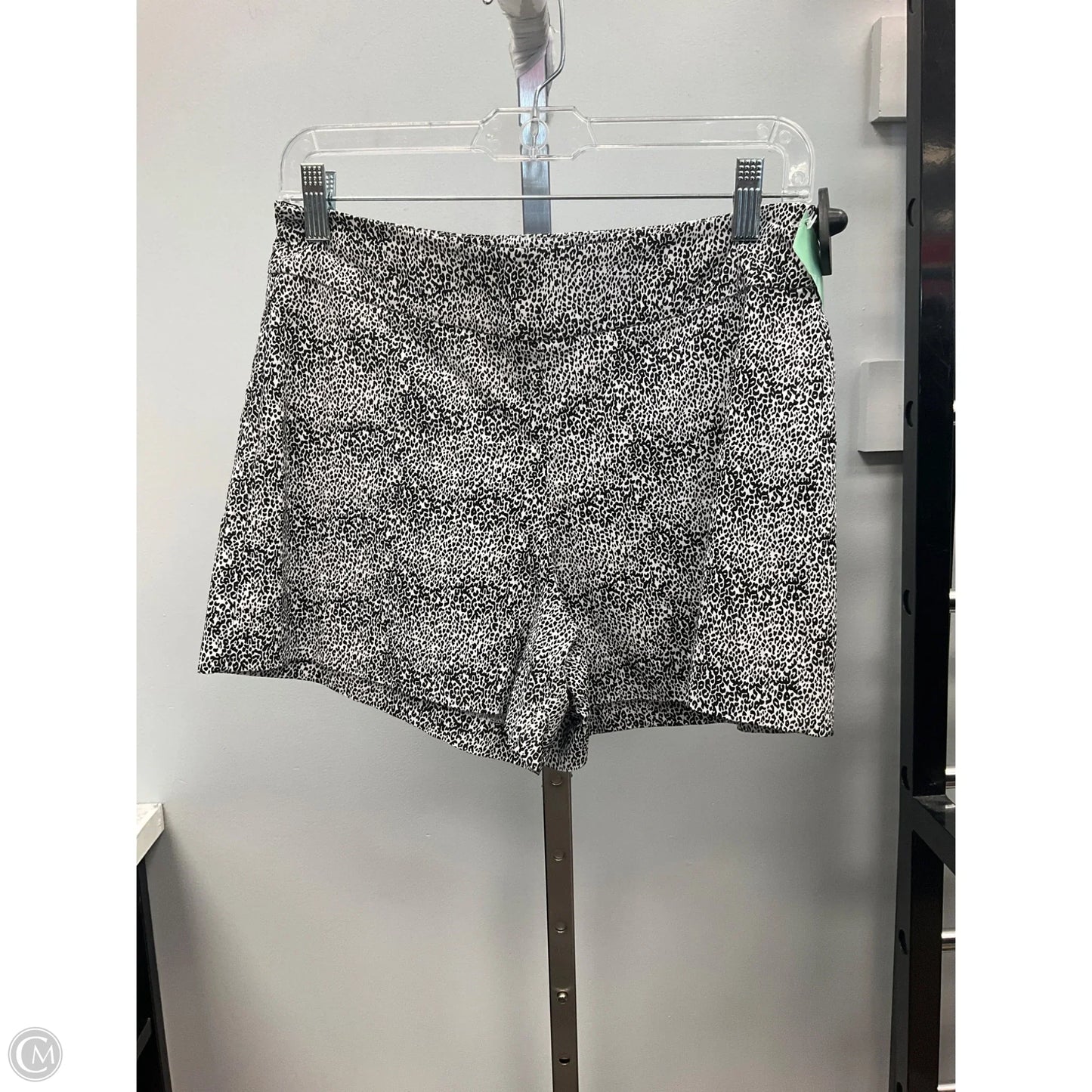 Shorts By Clothes Mentor In Black & White, Size: M