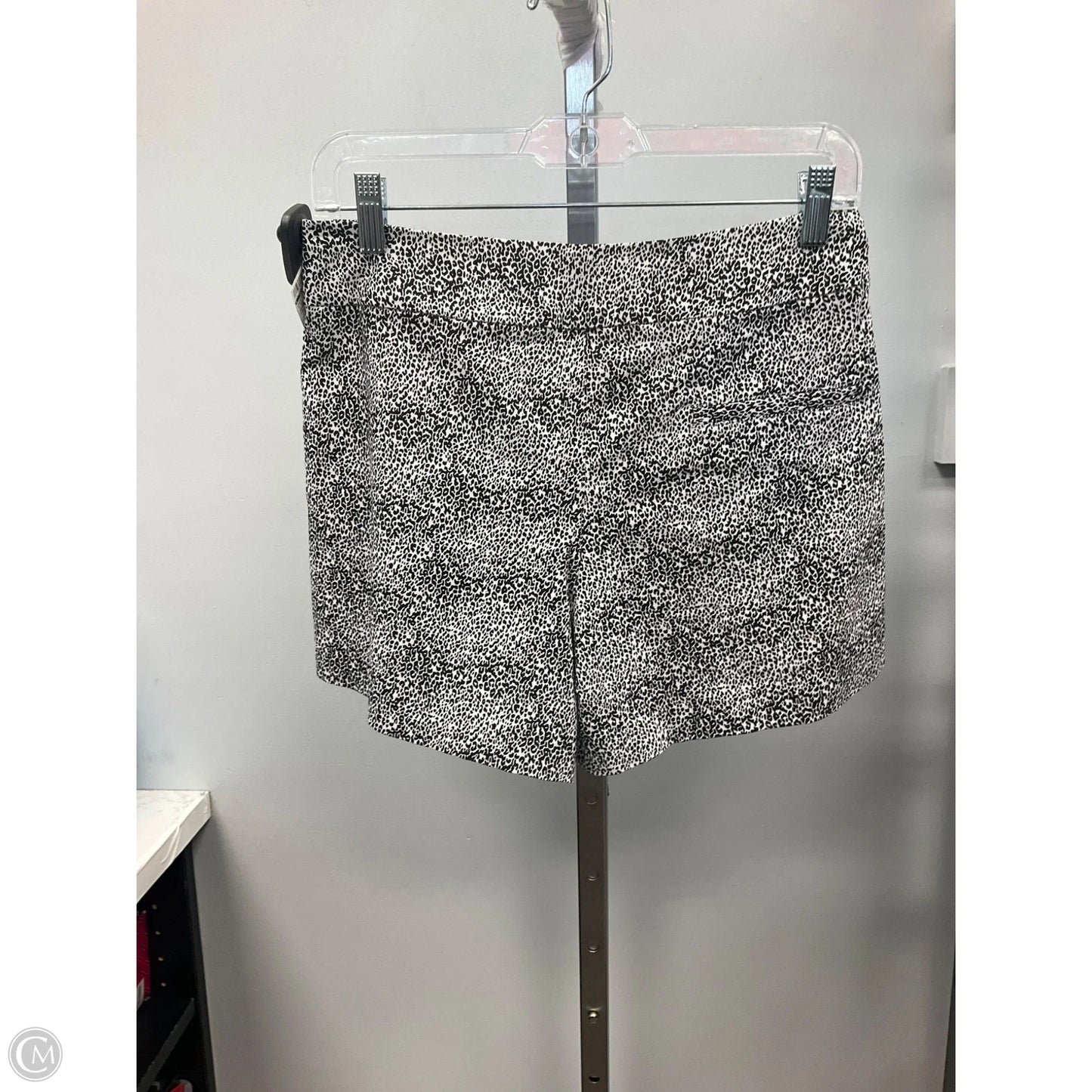 Shorts By Clothes Mentor In Black & White, Size: M