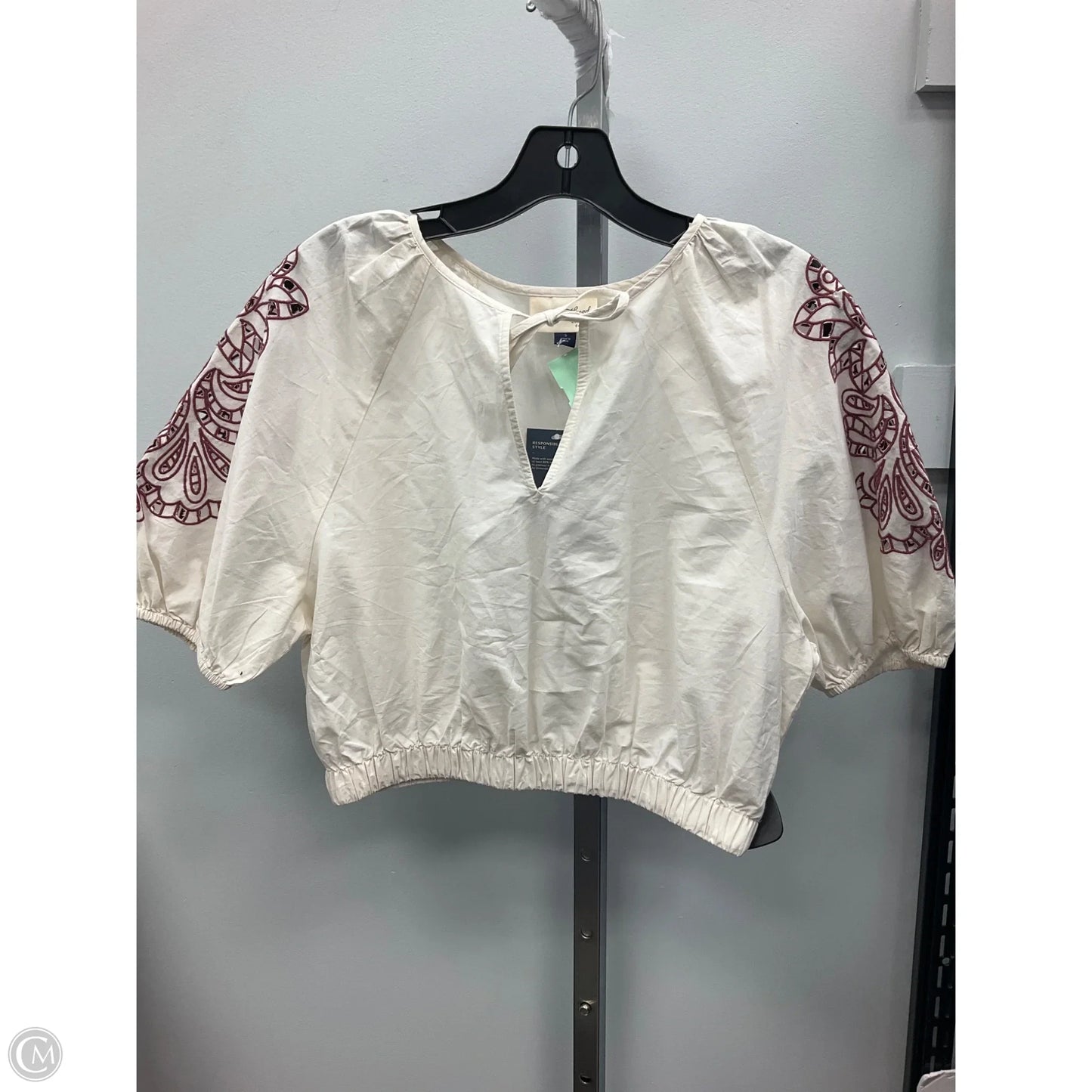 Top Short Sleeve By Universal Thread In Cream, Size: S