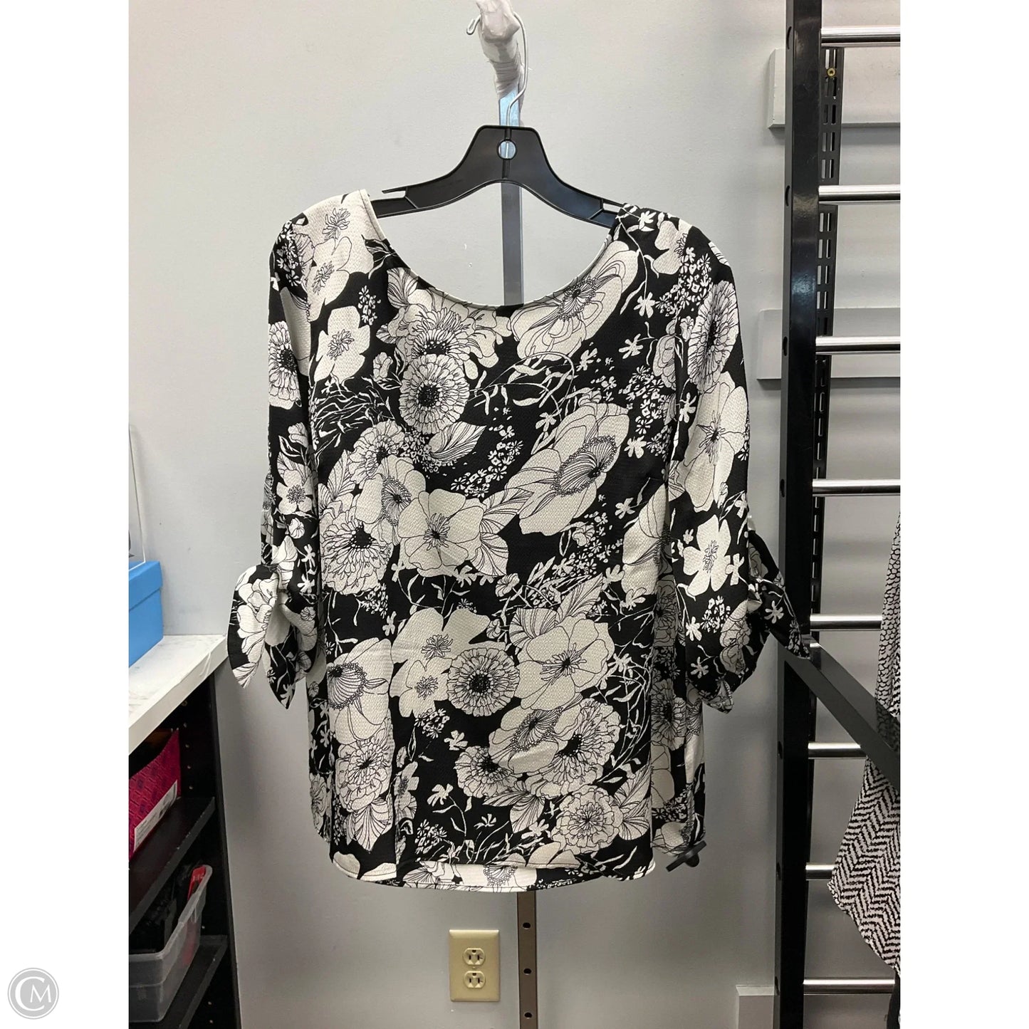 Top Short Sleeve By Talbots In Black & Cream, Size: Xlp