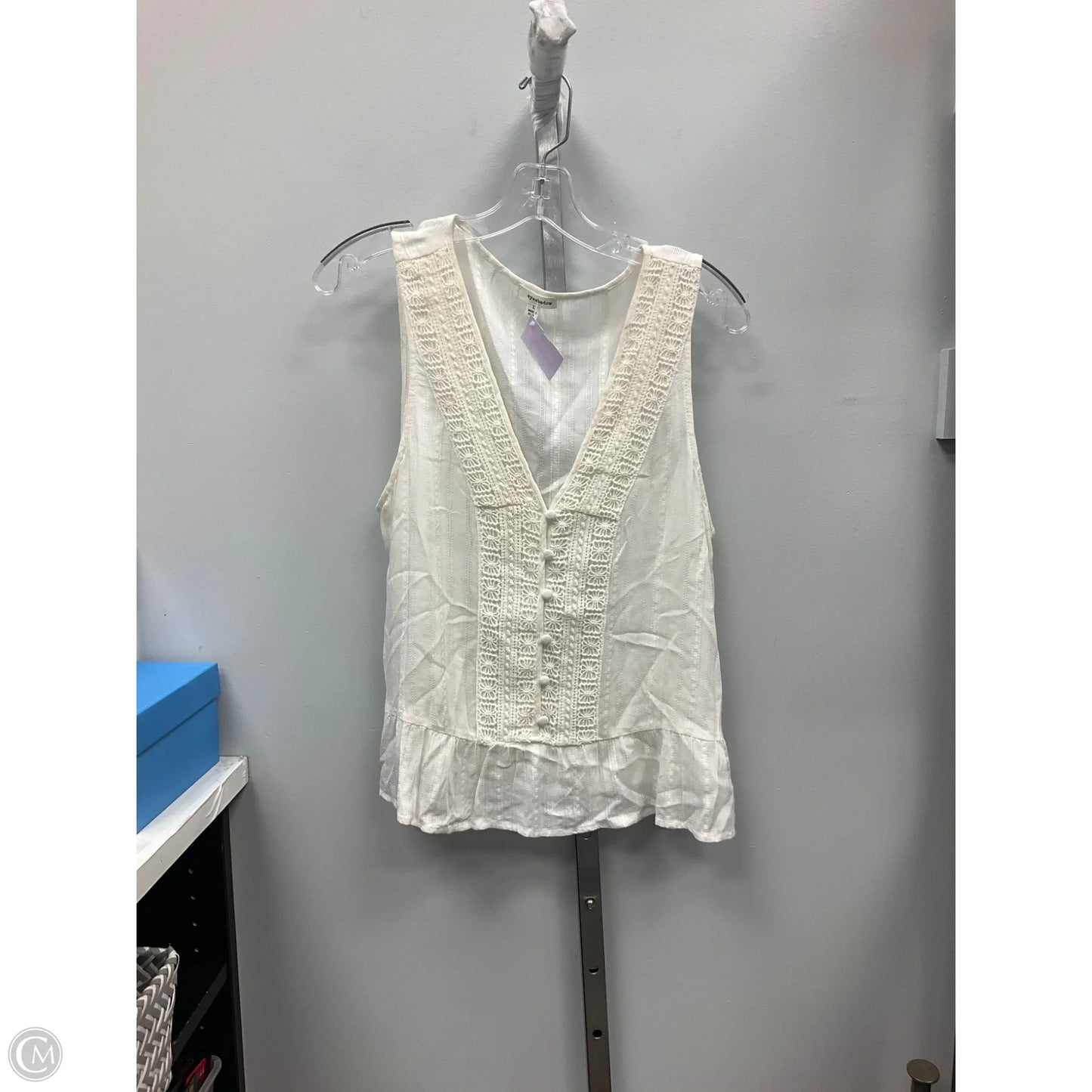Top Sleeveless By Eyeshadow In Cream, Size: L