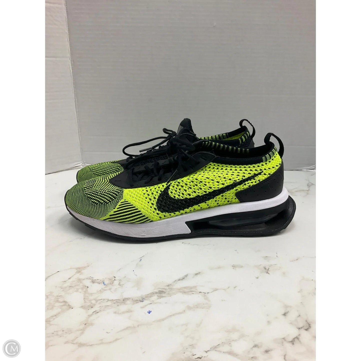 Shoes Athletic By Nike In Black & Yellow, Size: 10