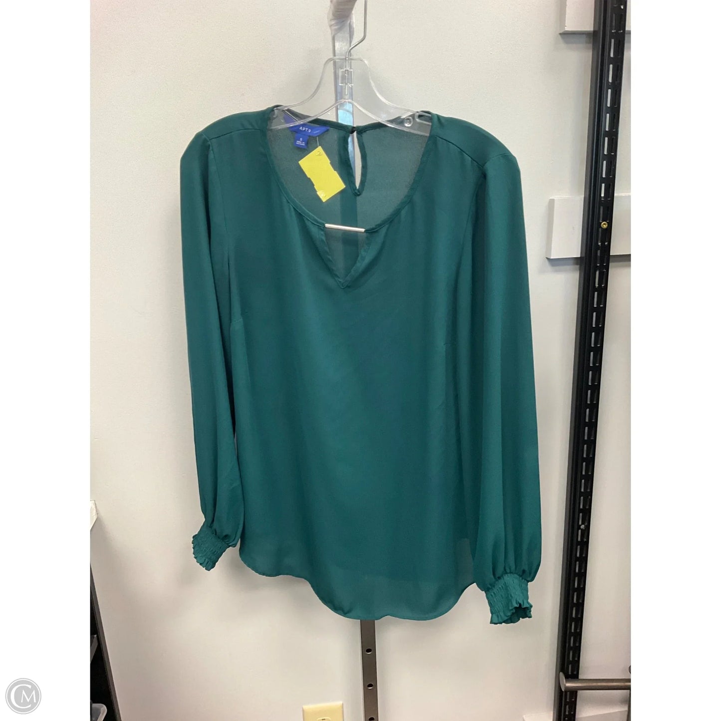Top Long Sleeve By Apt 9 In Green, Size: S