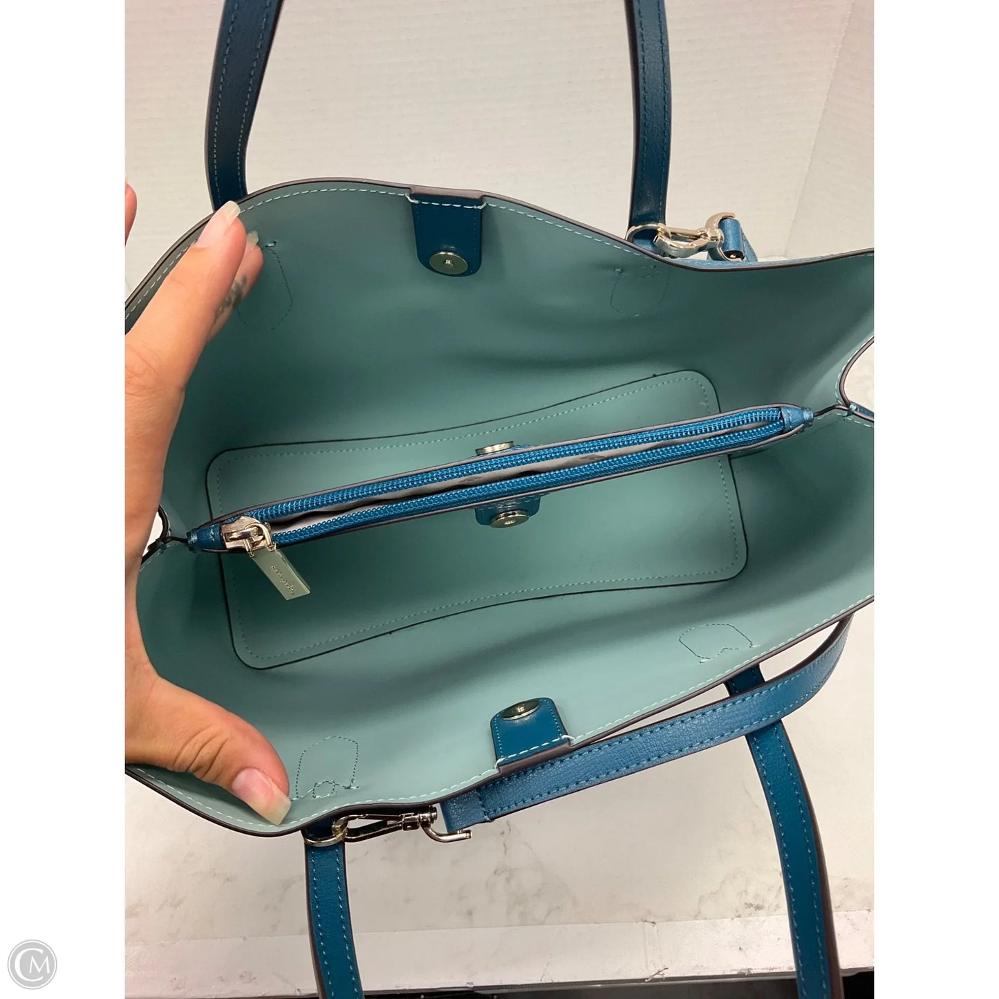 Tote Designer By Kate Spade, Size: Medium