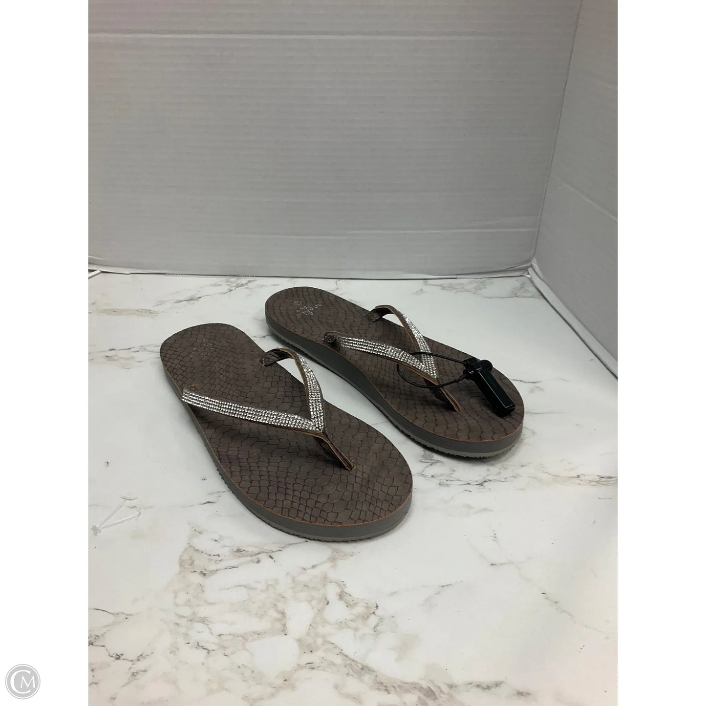 Sandals Flip Flops By Cmc In Brown, Size: 9