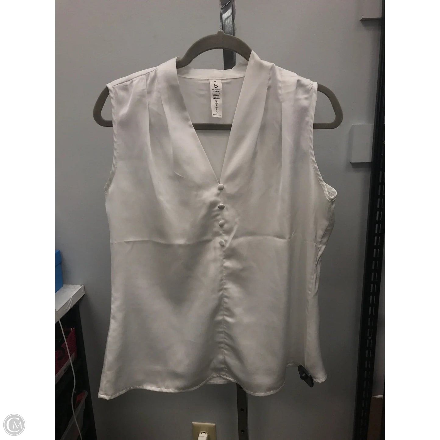 Top Sleeveless By Cmc In White, Size: M
