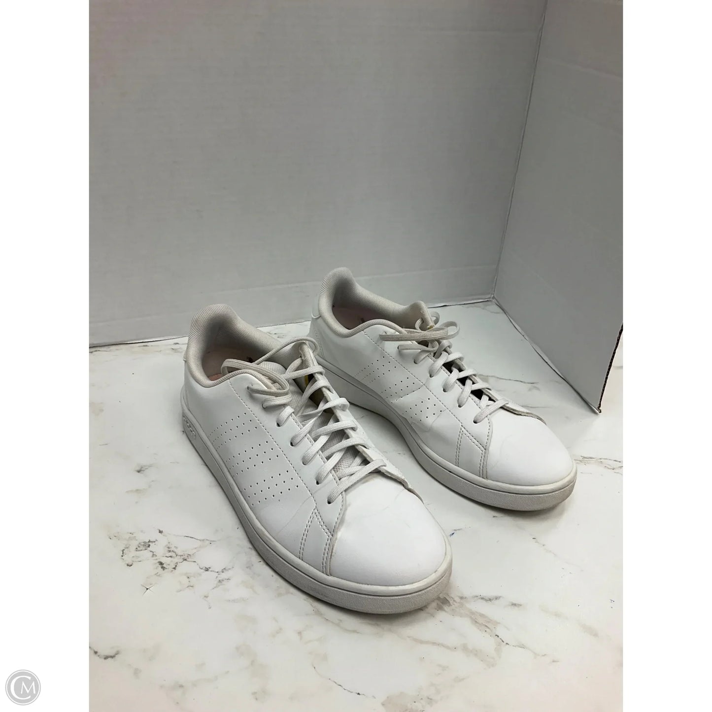 Shoes Sneakers By Adidas In White, Size: 9