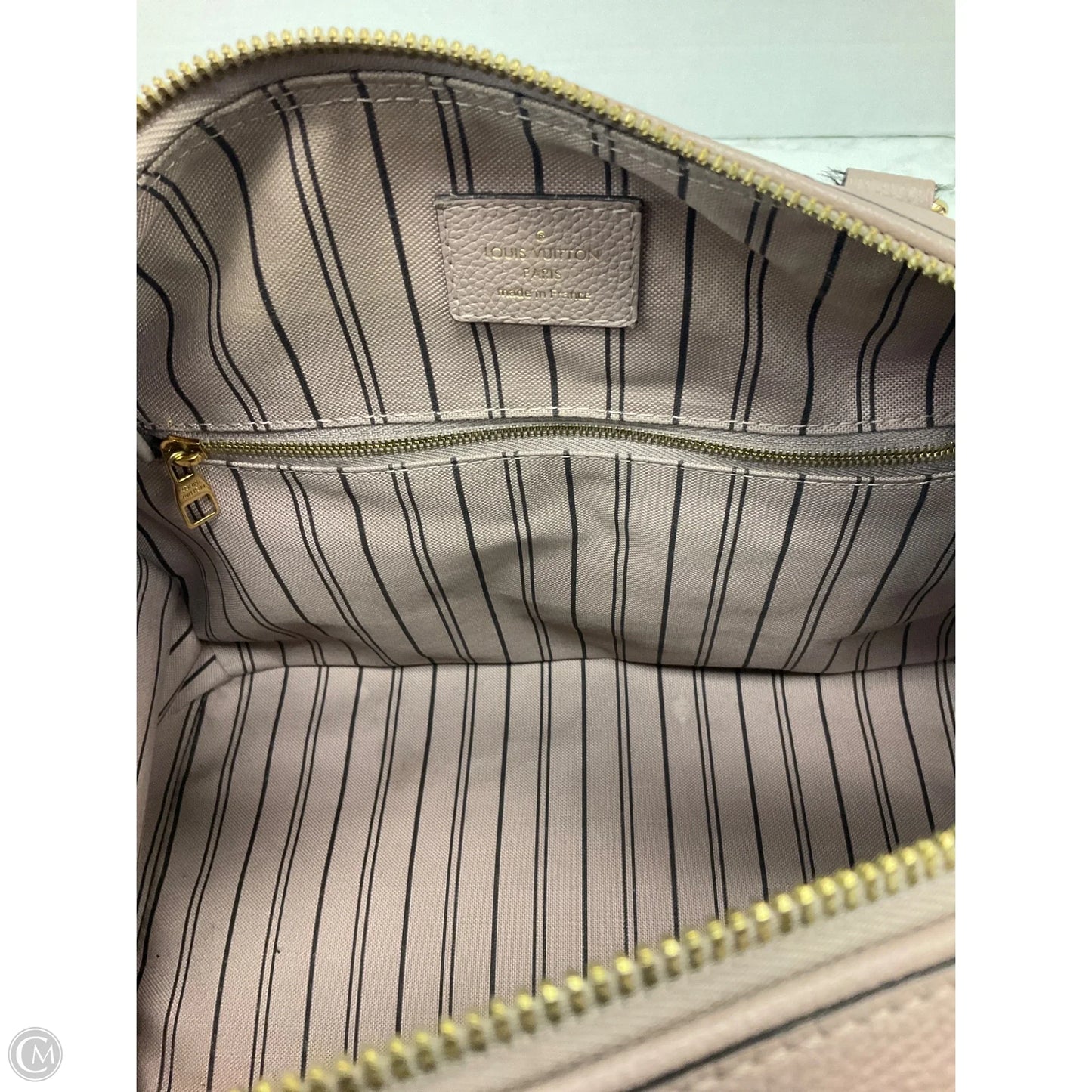 Handbag Luxury Designer By Louis Vuitton, Size: Medium