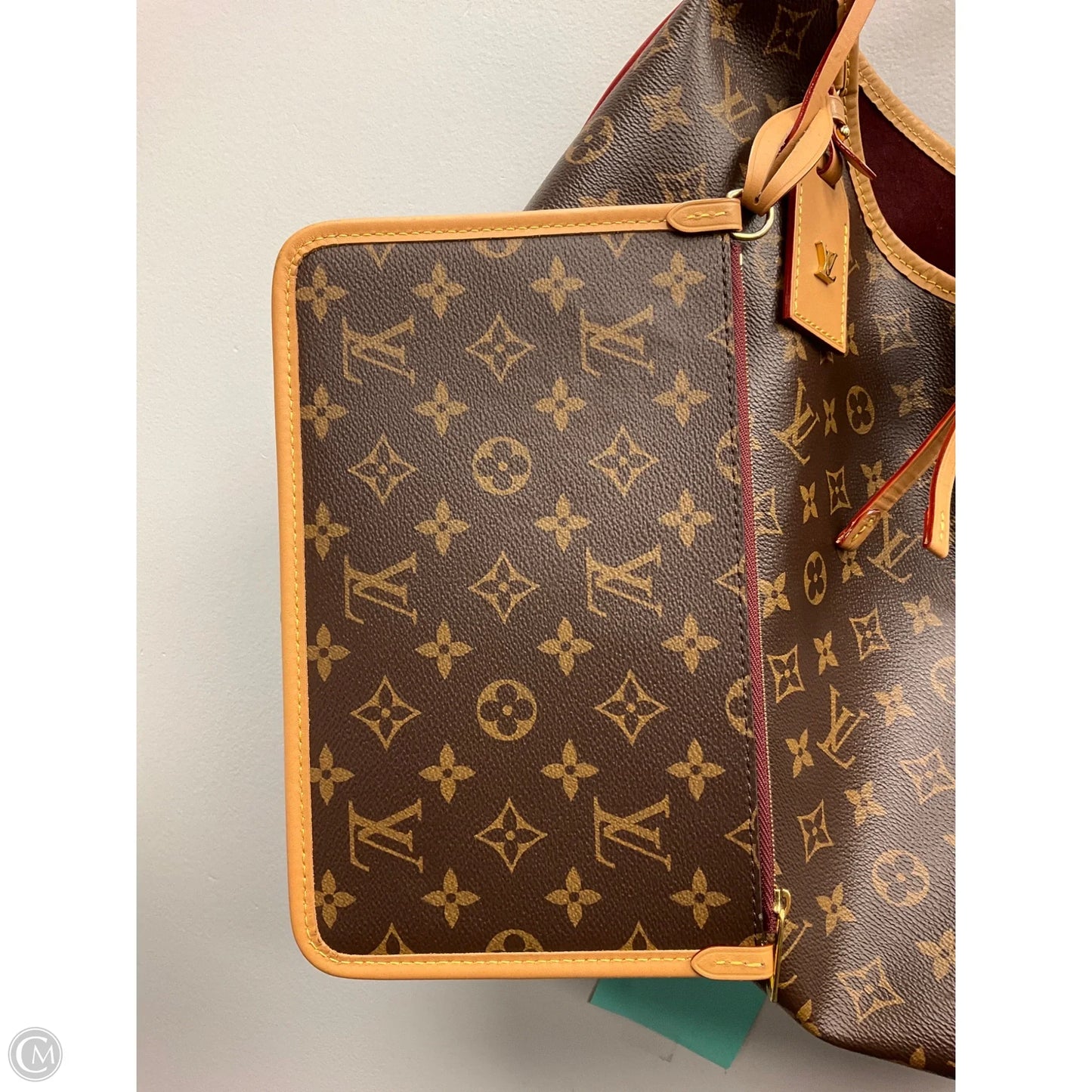 Handbag Luxury Designer By Louis Vuitton, Size: Medium