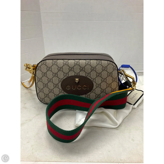 Crossbody Luxury Designer By Gucci, Size: Medium