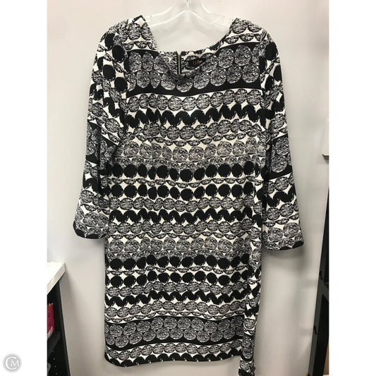 Dress Casual Short By Clothes Mentor In Black & White, Size: 14