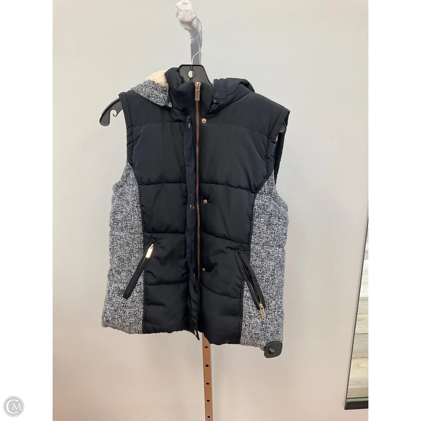 Top Sleeveless By Inc In Orange, Size: Xl