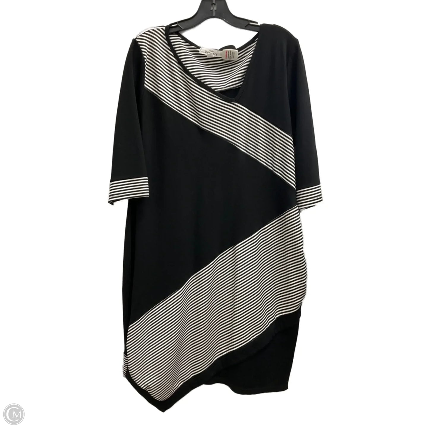 Dress Casual Short By Clothes Mentor In Black & White, Size: 3x