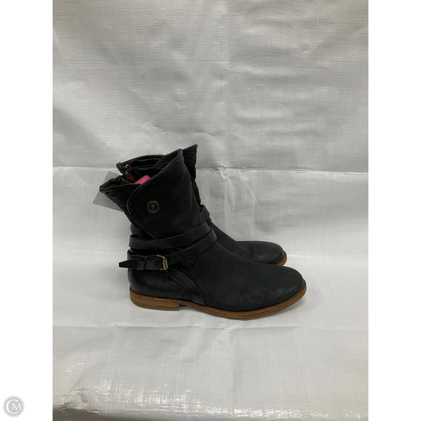 Boots Ankle Flats By Cma In Black, Size: 9