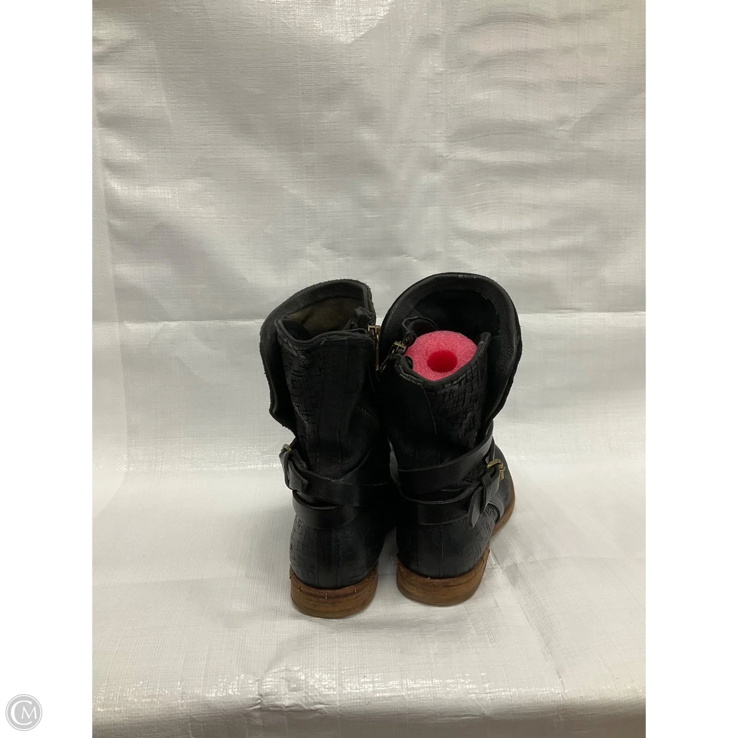 Boots Ankle Flats By Cma In Black, Size: 9