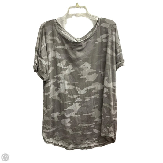 Top Short Sleeve Basic By Maurices In Camouflage Print, Size: Xxl