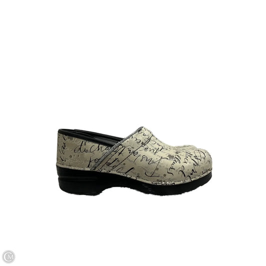 Shoes Flats By Dansko In White, Size: 8.5