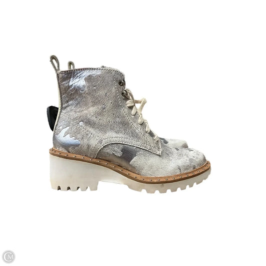 Boots Ankle Flats By Dolce Vita In Silver, Size: 6