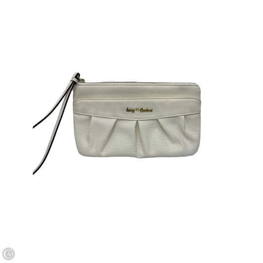 Wristlet By Juicy Couture, Size: Medium