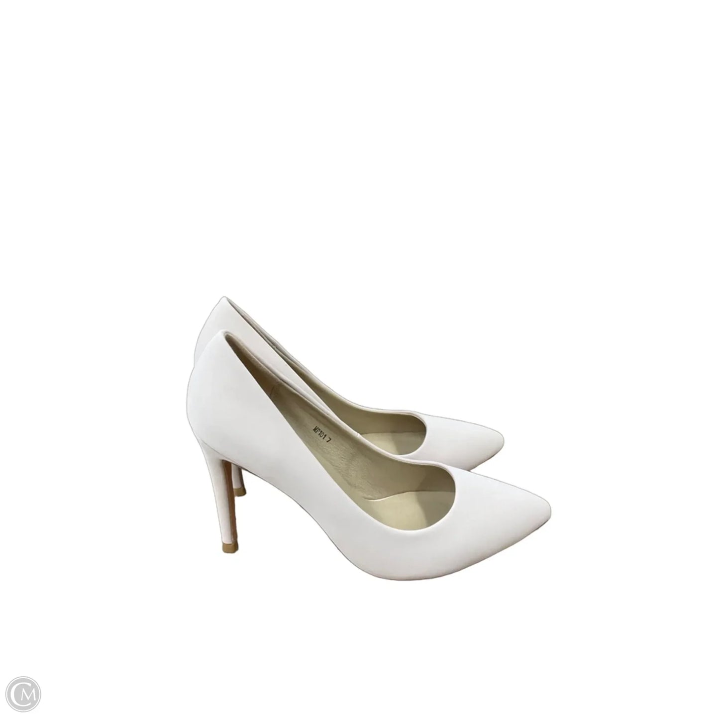 Shoes Heels Block By Clothes Mentor In Cream, Size: 7