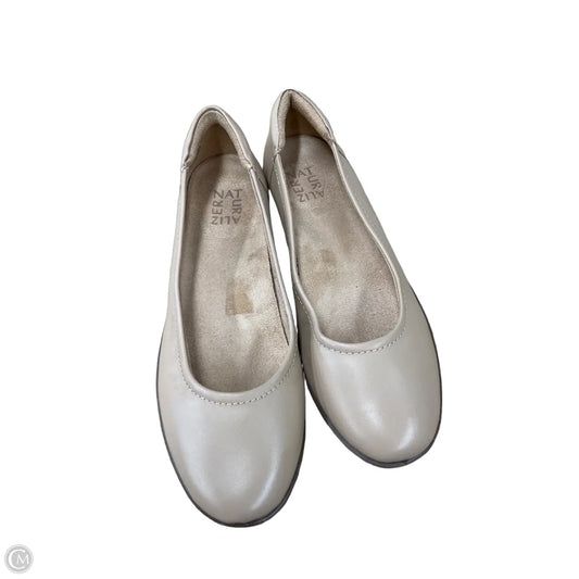 Shoes Flats By Naturalizer In Tan, Size: 8