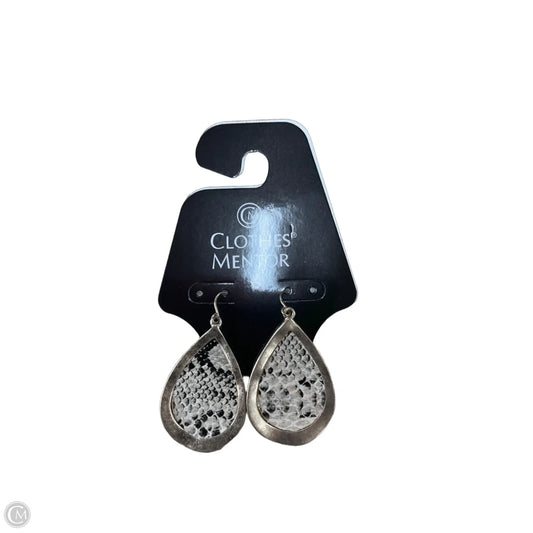 Earrings Dangle/drop By Clothes Mentor