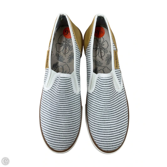Shoes Sneakers By Tommy Bahama In Striped Pattern, Size: 9.5