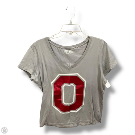 Top Short Sleeve By Clothes Mentor In Grey & Red, Size: 1x