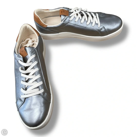Shoes Sneakers By Infinity In Silver, Size: 8.5