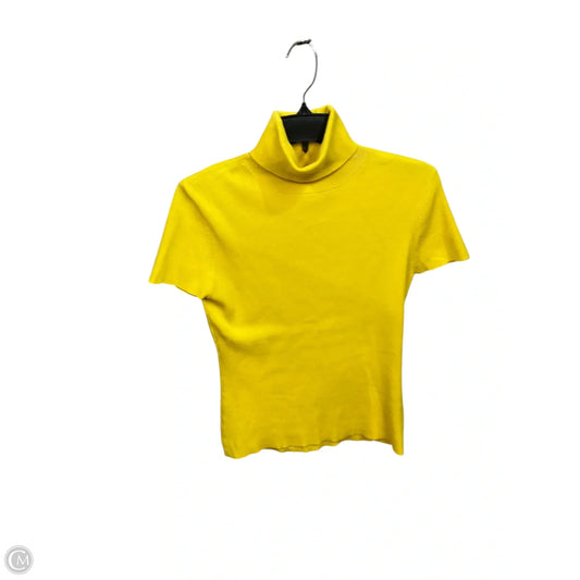 Top Short Sleeve By Carlisle In Yellow, Size: M