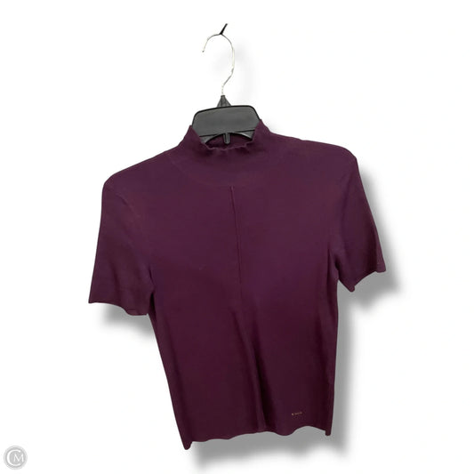 Top Short Sleeve By Tahari In Maroon, Size: Xs