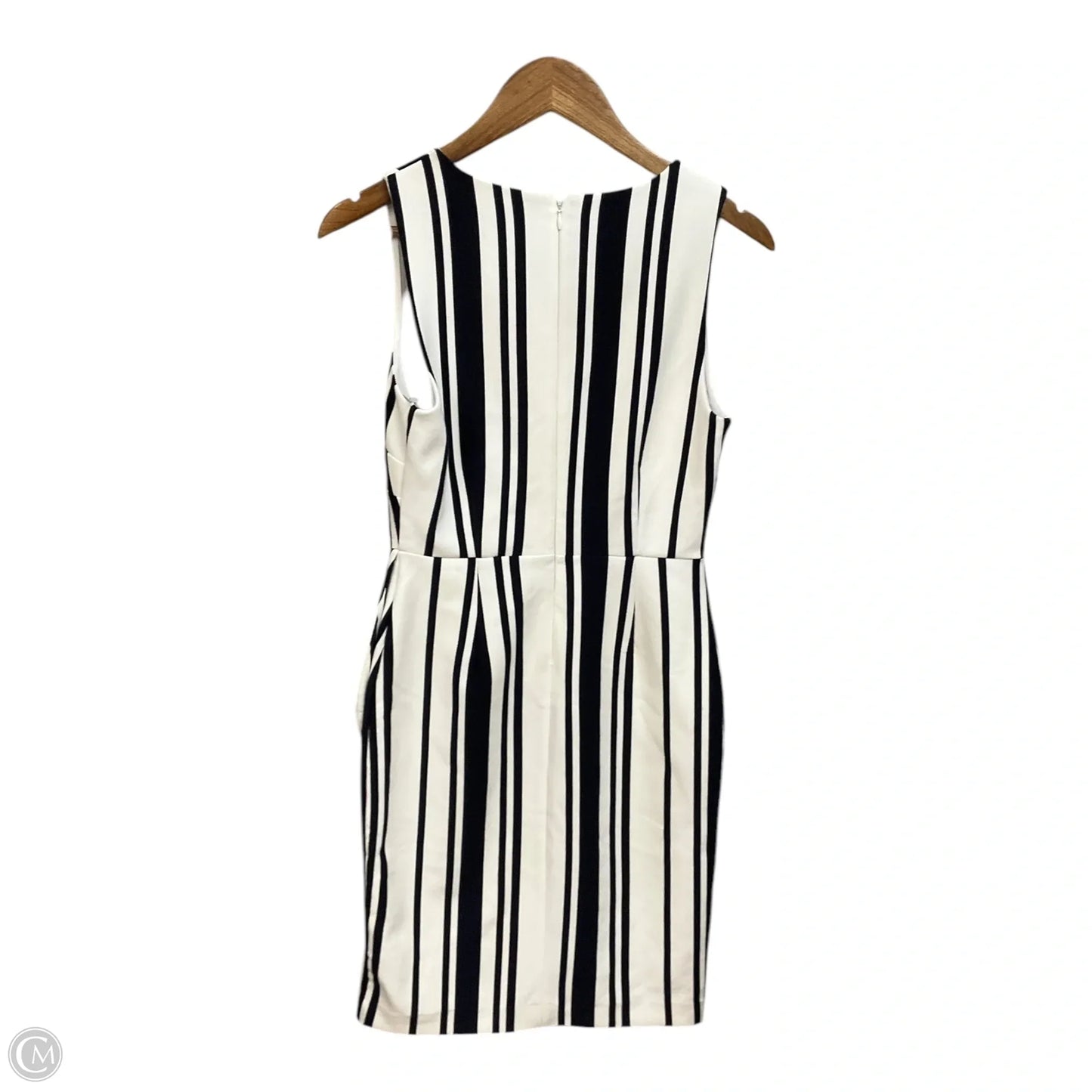 Dress Casual Short By Banana Republic In Black & White, Size: S