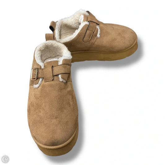 Boots Ankle Flats By Clothes Mentor In Tan & White, Size: 7