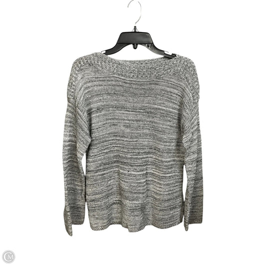 Top Long Sleeve By Croft And Barrow In Grey & White, Size: M