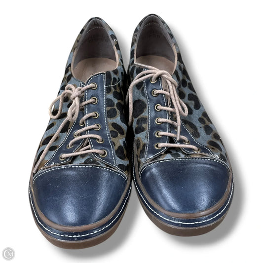 Shoes Flats By Clothes Mentor In Animal Print, Size: 11