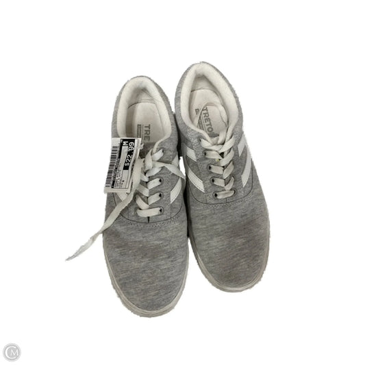 Shoes Athletic By Clothes Mentor In Grey & White, Size: 8
