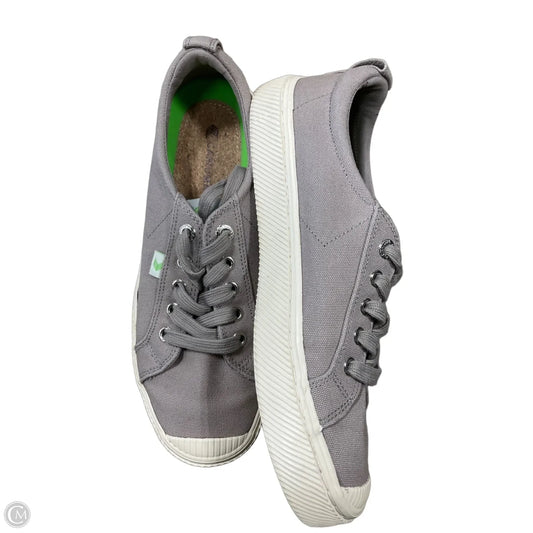 Shoes Sneakers By Cariuma In Taupe, Size: 9
