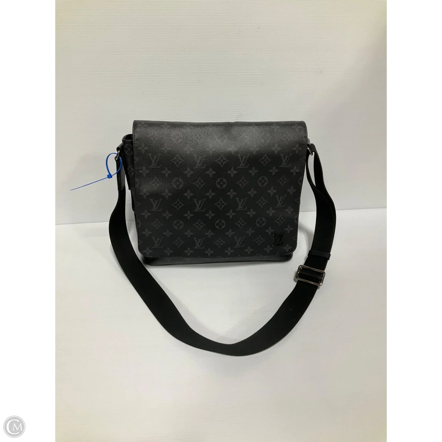 Crossbody Luxury Designer By Louis Vuitton, Size: Medium