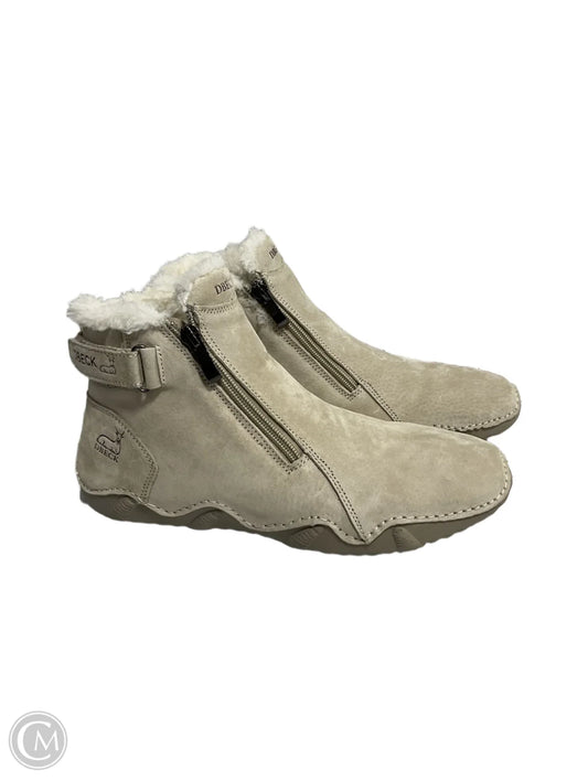 Boots Ankle Flats By Clothes Mentor In Beige, Size: 8