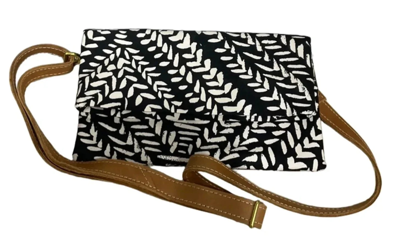 Crossbody By Cme, Size: Large